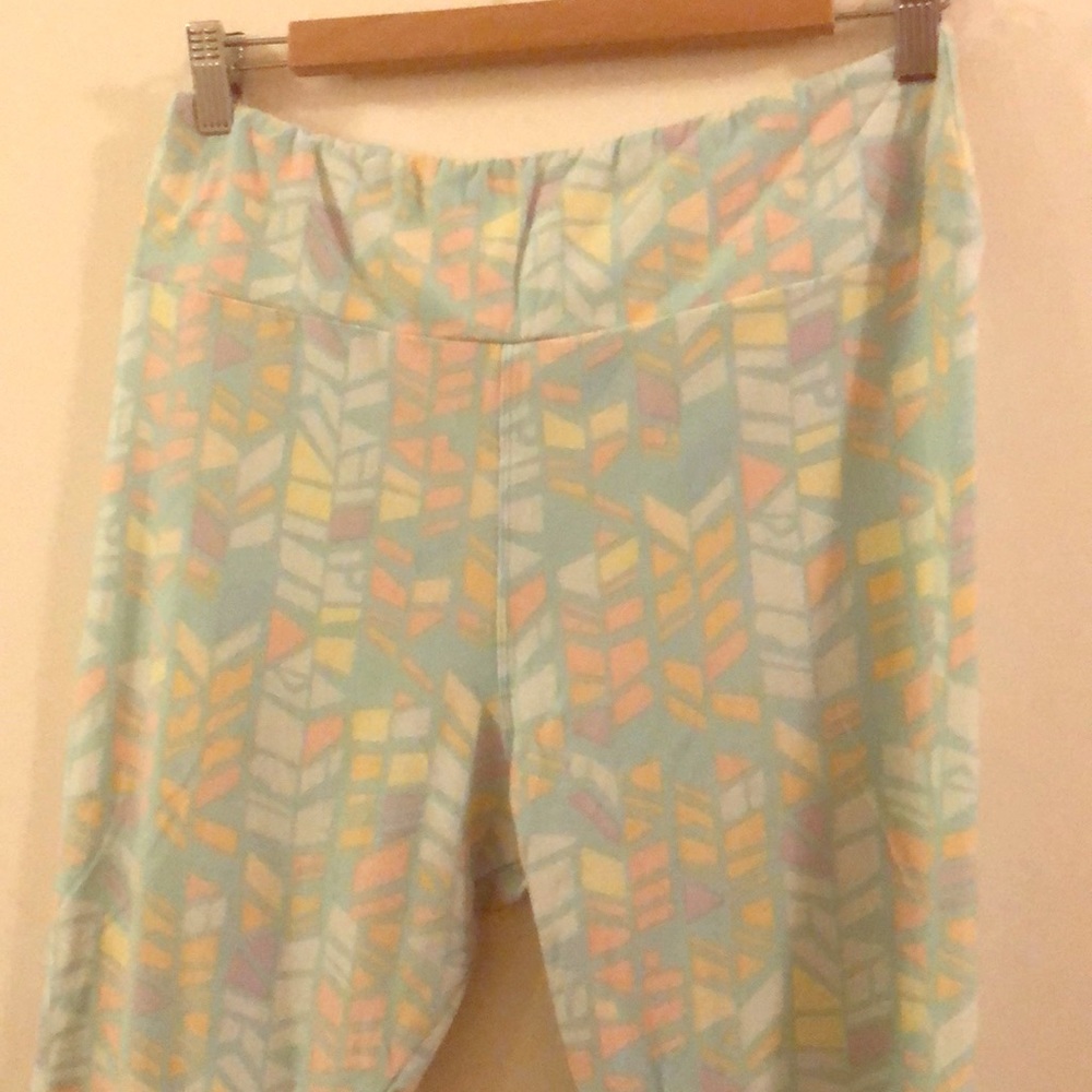 Lularoe leggings tall and curvy